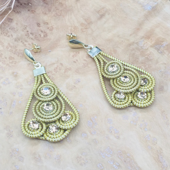Golden grass chandelier earrings - Picture 4 of 5